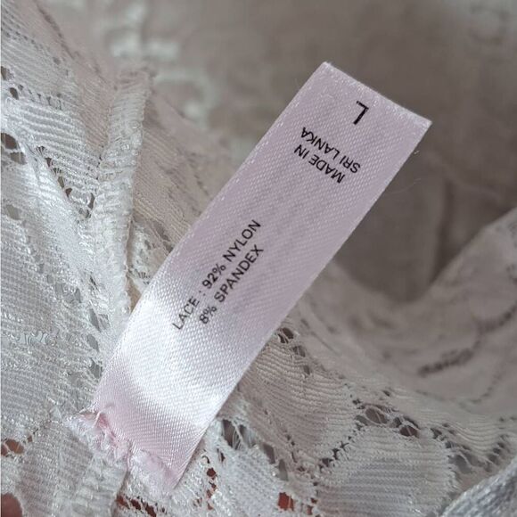 Victoria’s Secret Women's Vintage Y2K Cream Lace Unlined Halter Bodysuit size La - Picture 7 of 8